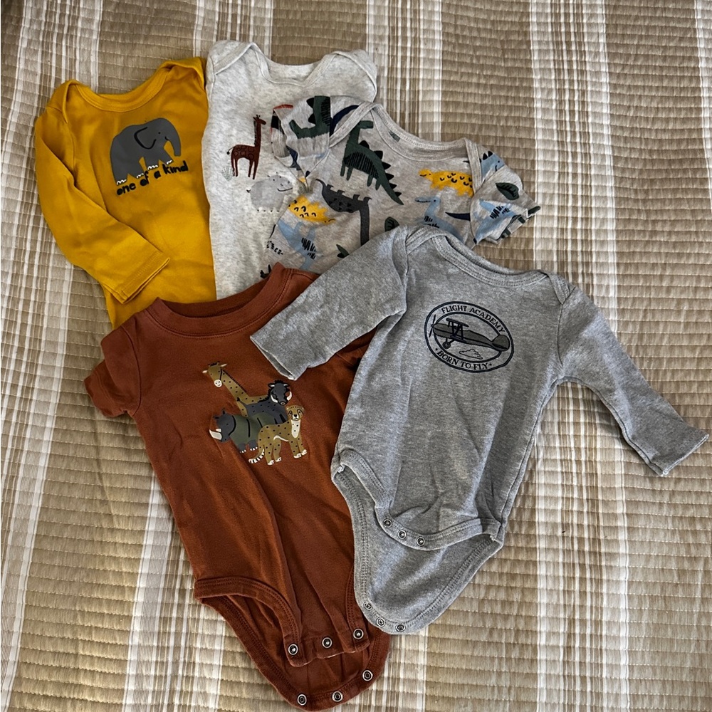 Lot of 5 onesies in Yellow, Gray, and Brown